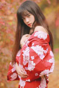戴着面具的女郎